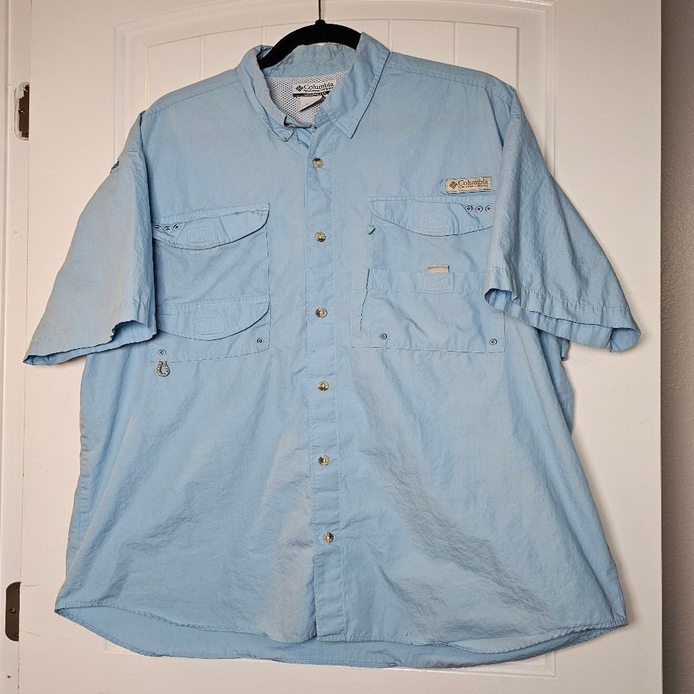 Columbia LG sky blue short sleeve button down shirt